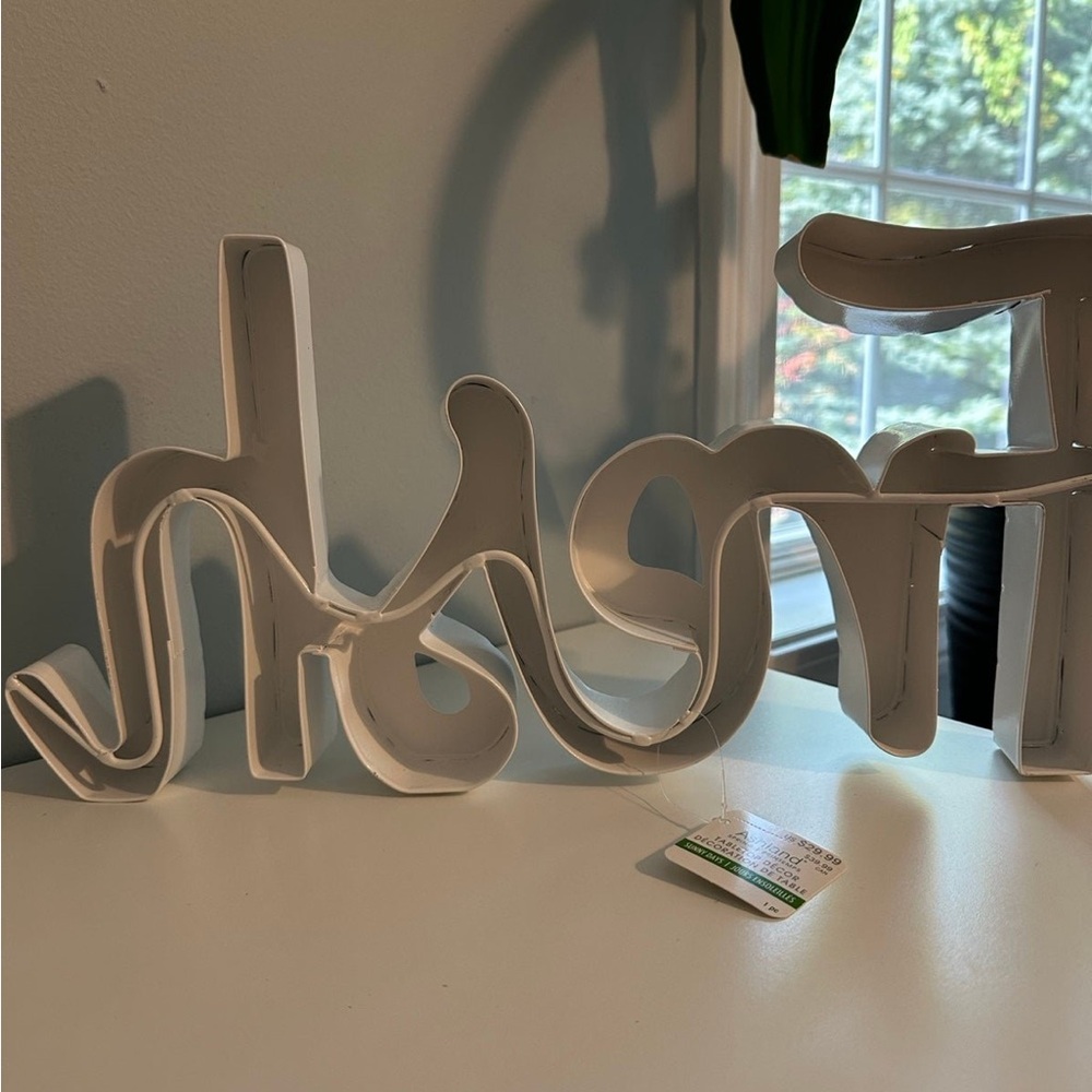 ‘Fresh’ Home Decor - Picture 5 of 6